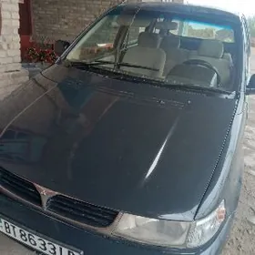 Mitsubishi Chariot 1993