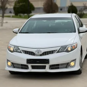 Toyota Camry 2014