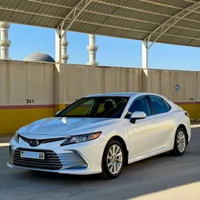 Toyota Camry 2021