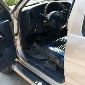 Nissan Pathfinder 1997