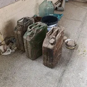 Канистры железные