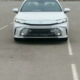 Toyota Camry 2025