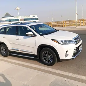 Toyota Highlander 2019