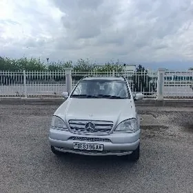 Mercedes-Benz ML400 2001