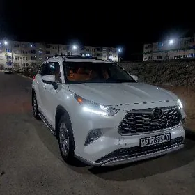 Toyota Highlander 2022