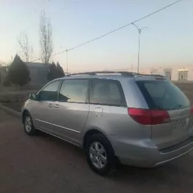 Toyota Sienna 2004