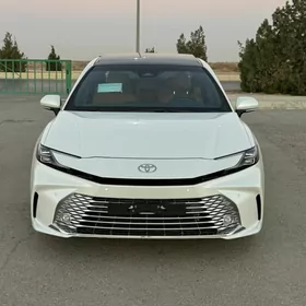 Toyota Camry 2025