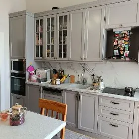 Подвойская продается квартира.