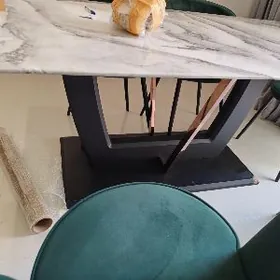 Стол мраморный