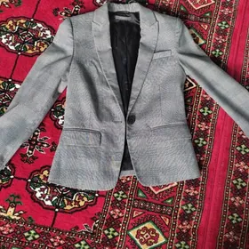 Женский костюм