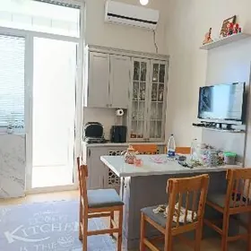 Подвойская продается квартира.