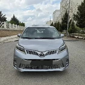 Toyota Sienna 2016