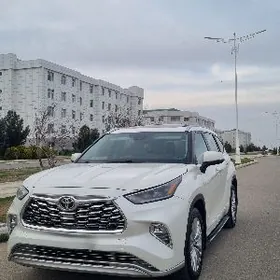 Toyota Highlander 2020