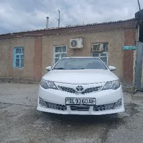 Toyota Camry 2014