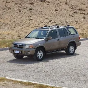 Nissan Pathfinder 2001