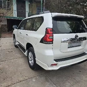 Toyota Land Cruiser Prado 2023