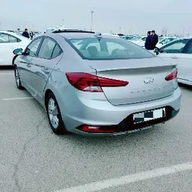 Hyundai Elantra 2020