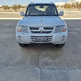 Mitsubishi Pajero 2013