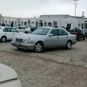 Mercedes-Benz E320 1997