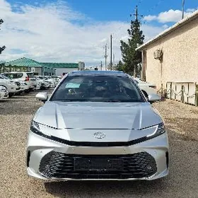 Toyota Camry 2025
