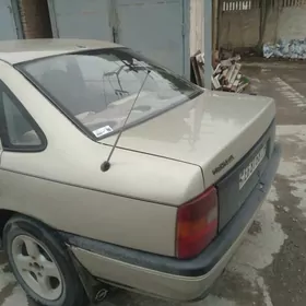 Opel Vectra 1990