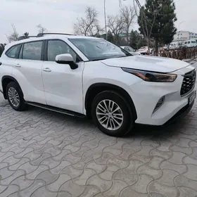 Toyota Highlander 2024