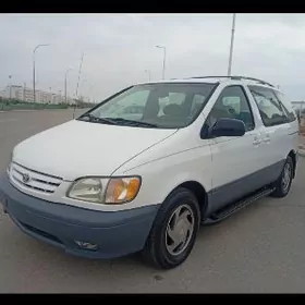 Toyota Sienna 2001