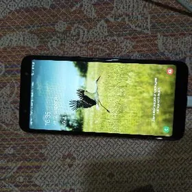 телефон Самсунг j8