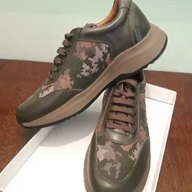 Кроссовка 43, 44 размер