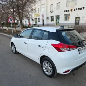 Toyota Yaris 2021