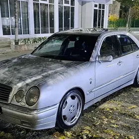 Mercedes-Benz E320 1999