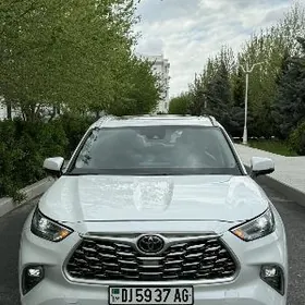 Toyota Highlander 2022