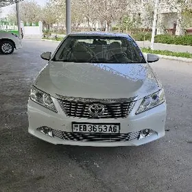 Toyota Camry 2014