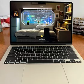 MacBook M4