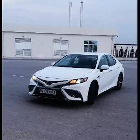 Toyota Camry 2022