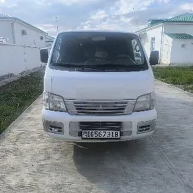 Toyota Hiace 2005