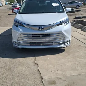 Toyota Sienna 2022