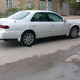 Toyota Camry 2000