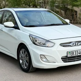 Hyundai Accent 2012