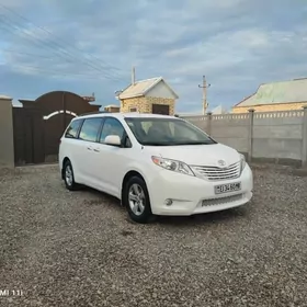 Toyota Sienna 2010