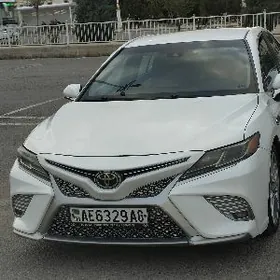Toyota Camry 2018