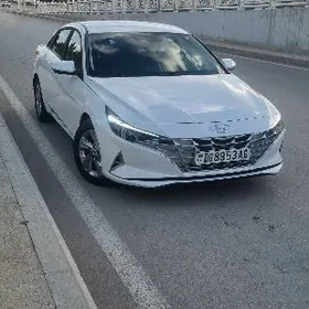 Hyundai Elantra 2023
