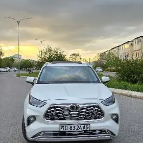 Toyota Highlander 2022