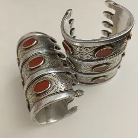 Gadymy kümüş bilezik