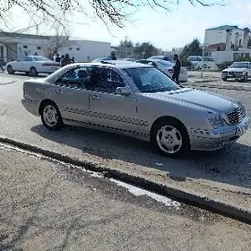 Mercedes-Benz E320 2002