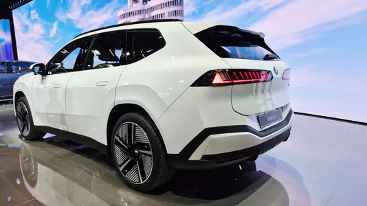 Nýu-Ýorkdaky awtoulag sergisinde BMW iX3 World Car Awards tarapyndan “Ýylyň awtoulagy” diýlip yglan edildi