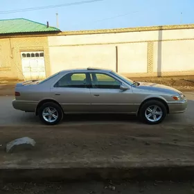 Toyota Camry 1999