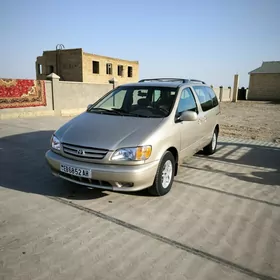 Toyota Sienna 2002