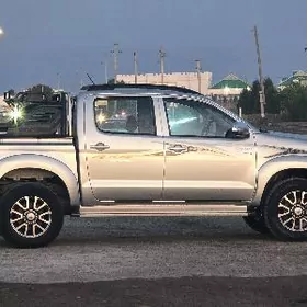 Toyota Hilux 2014