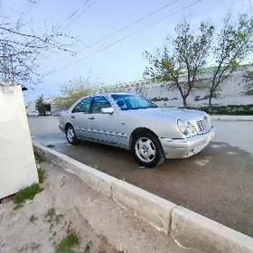 Mercedes-Benz E320 1999